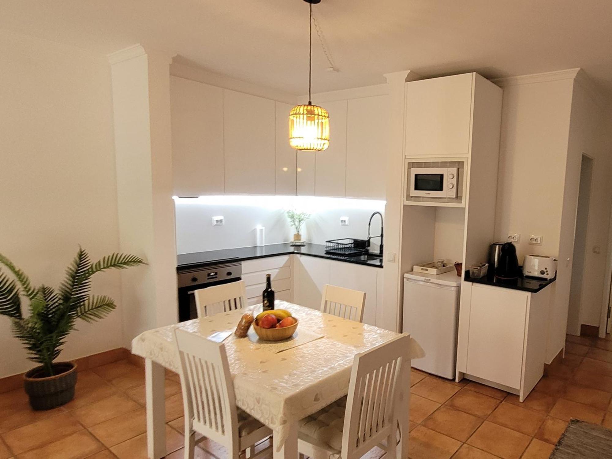 Apartment Vila Mos In Porto Mos Beach Lagos Eksteriør billede
